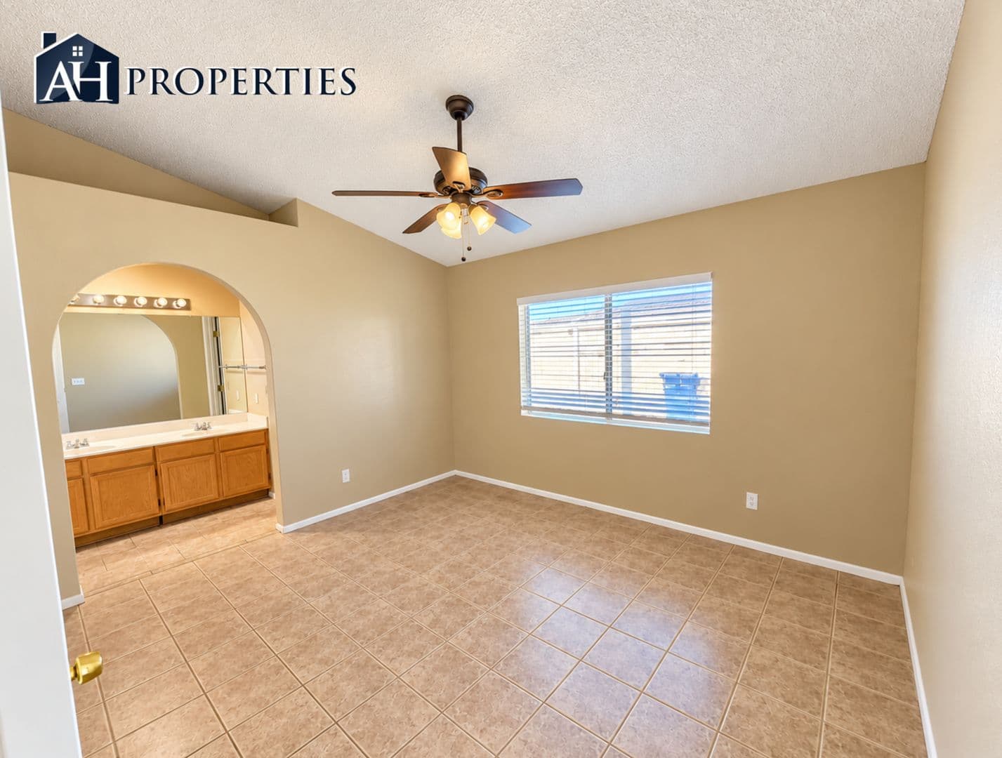 PEORIA House: 7062 W CARON DR