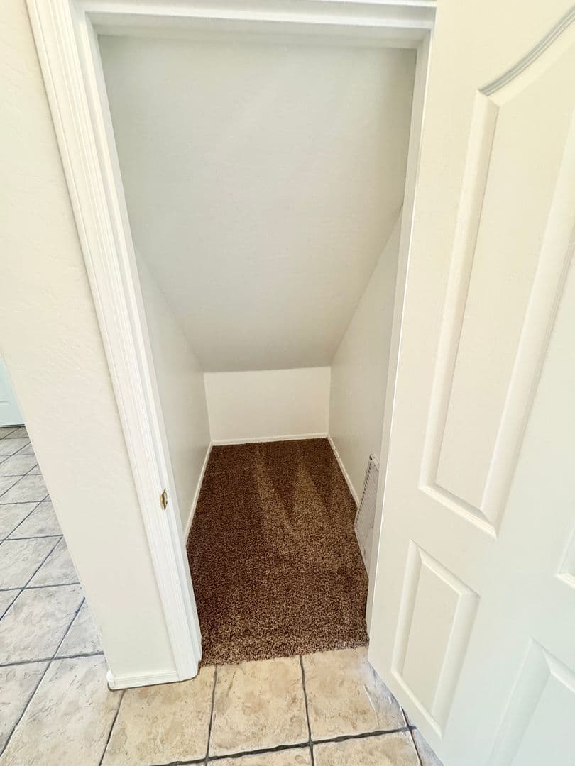 AVONDALE House: 12214 W APACHE ST