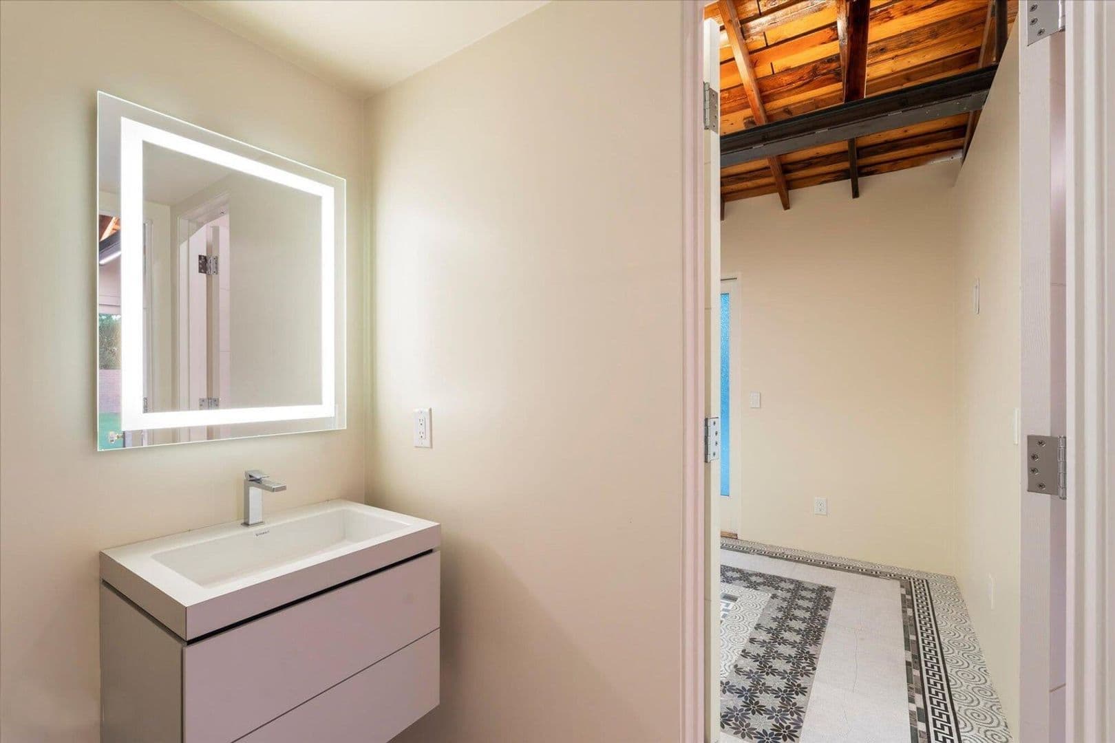 PHOENIX House: 341 E MONTE VISTA RD