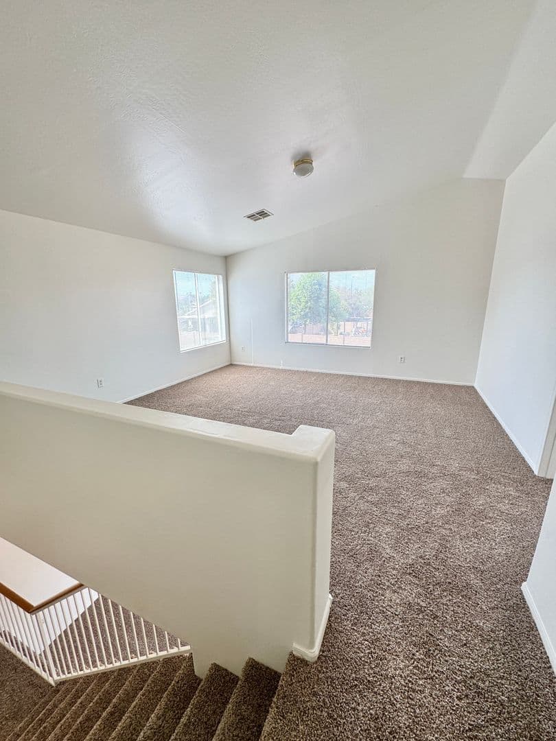 AVONDALE House: 12214 W APACHE ST