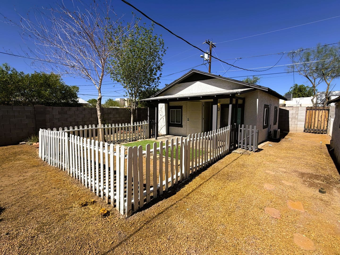 PHOENIX House: 906 E FAIRMOUNT AVE