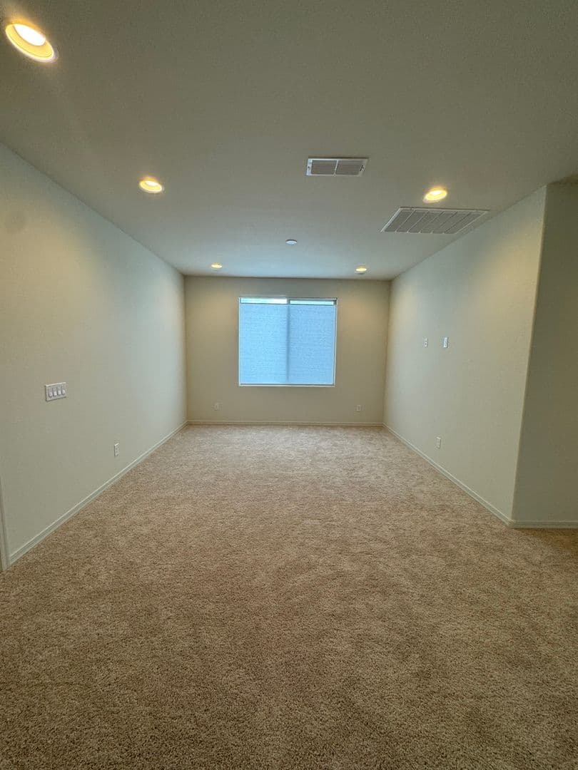 SURPRISE House: 17156 W SMOKETREE DR