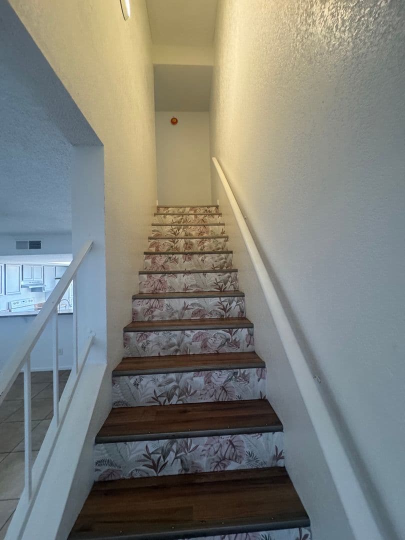 GLENDALE House: 4828 W ORANGEWOOD AVE #124