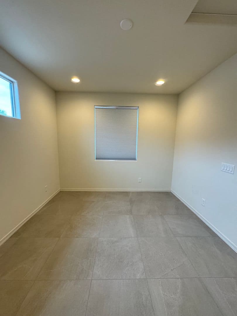 SURPRISE House: 17156 W SMOKETREE DR