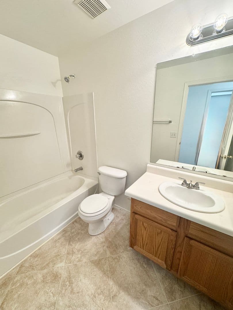 AVONDALE House: 12214 W APACHE ST