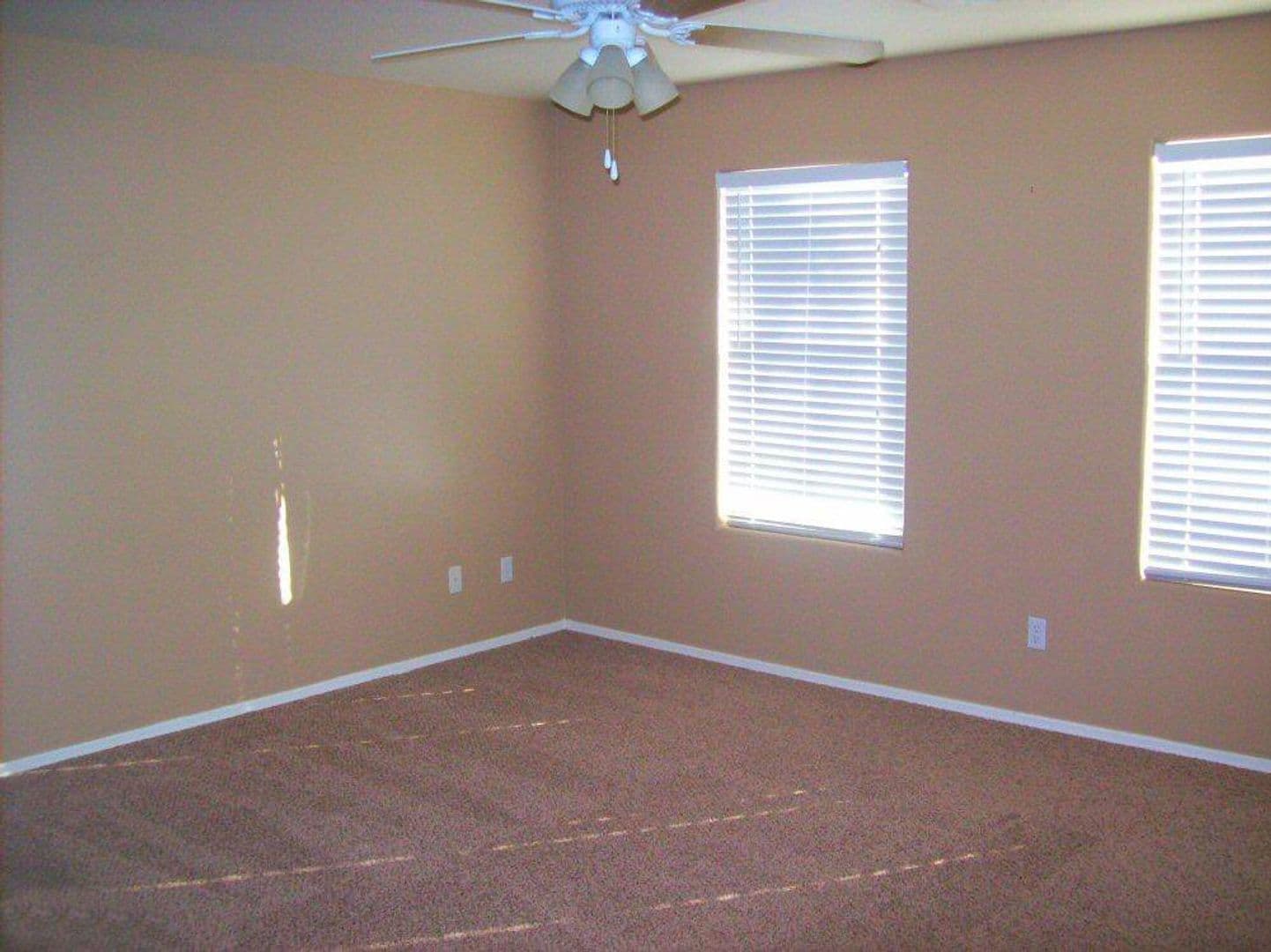 SAN TAN VALLEY House: 2333 E MEADOW LARK WY
