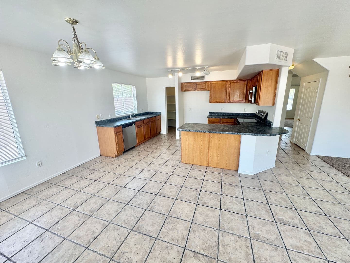 AVONDALE House: 12214 W APACHE ST