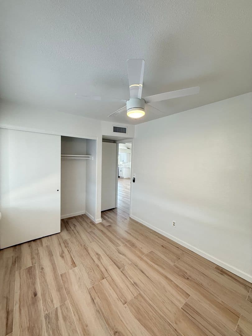 GLENDALE House: 4528 W KRISTAL WAY