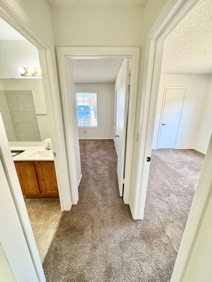 PEORIA House: 6951 W CHERYL DR