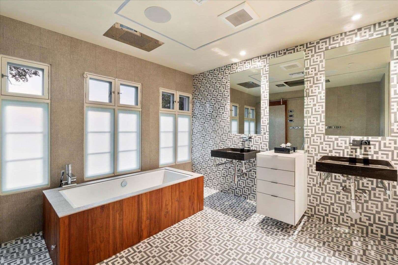 PHOENIX House: 341 E MONTE VISTA RD