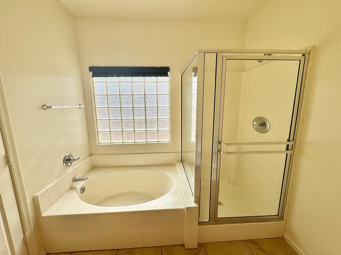 AVONDALE House: 314 S 117TH DR