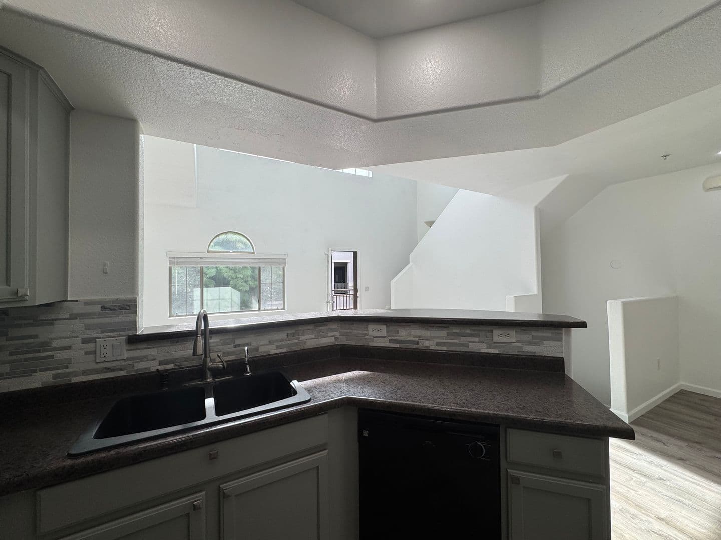 PHOENIX House: 2150 W ALAMEDA RD #1376
