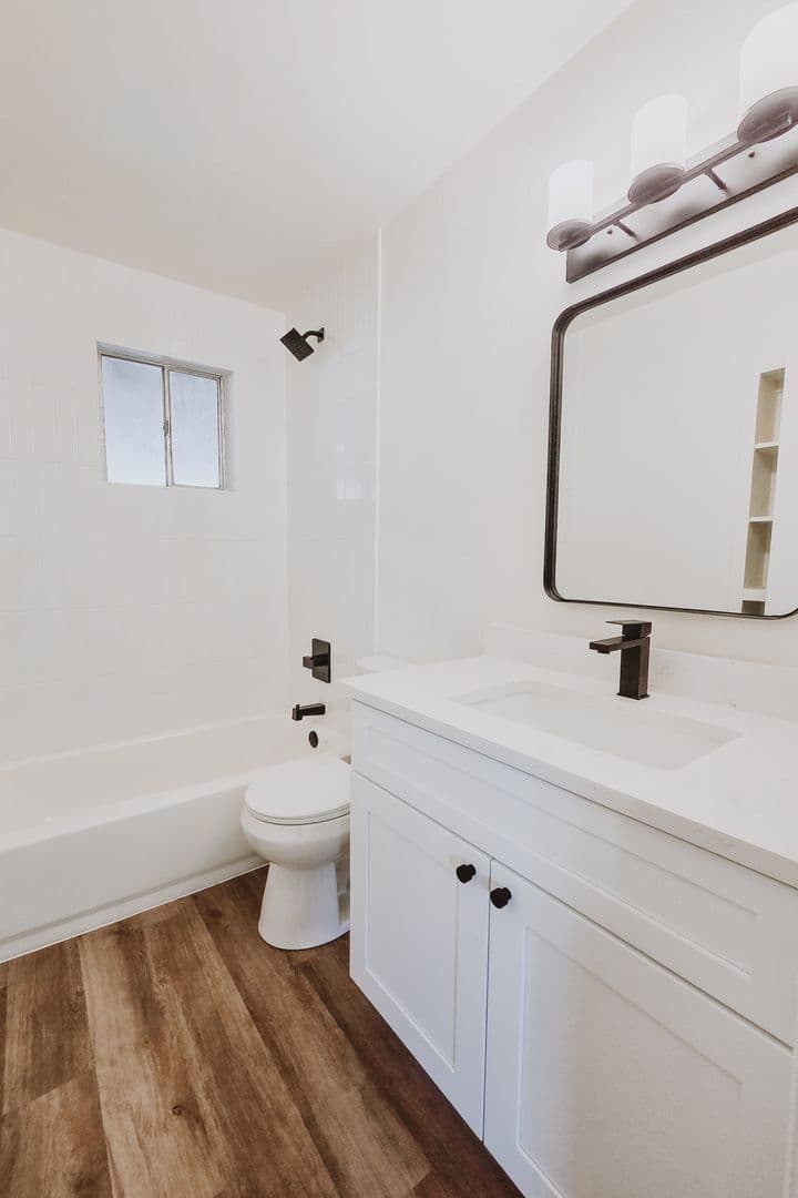 MESA House: 861 N REVERE #E