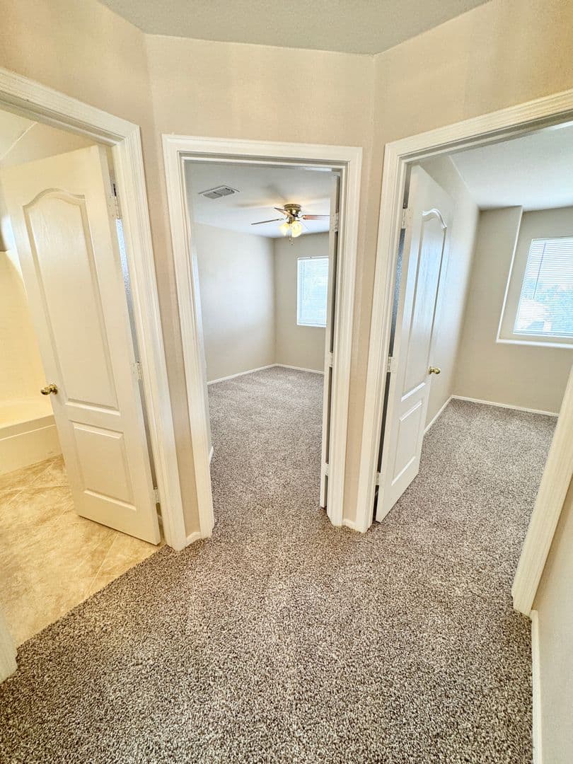 AVONDALE House: 1941 N 107TH DR