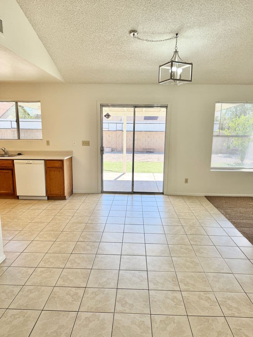 PEORIA House: 6951 W CHERYL DR