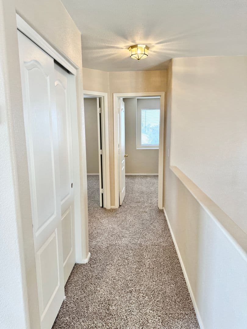 AVONDALE House: 1941 N 107TH DR