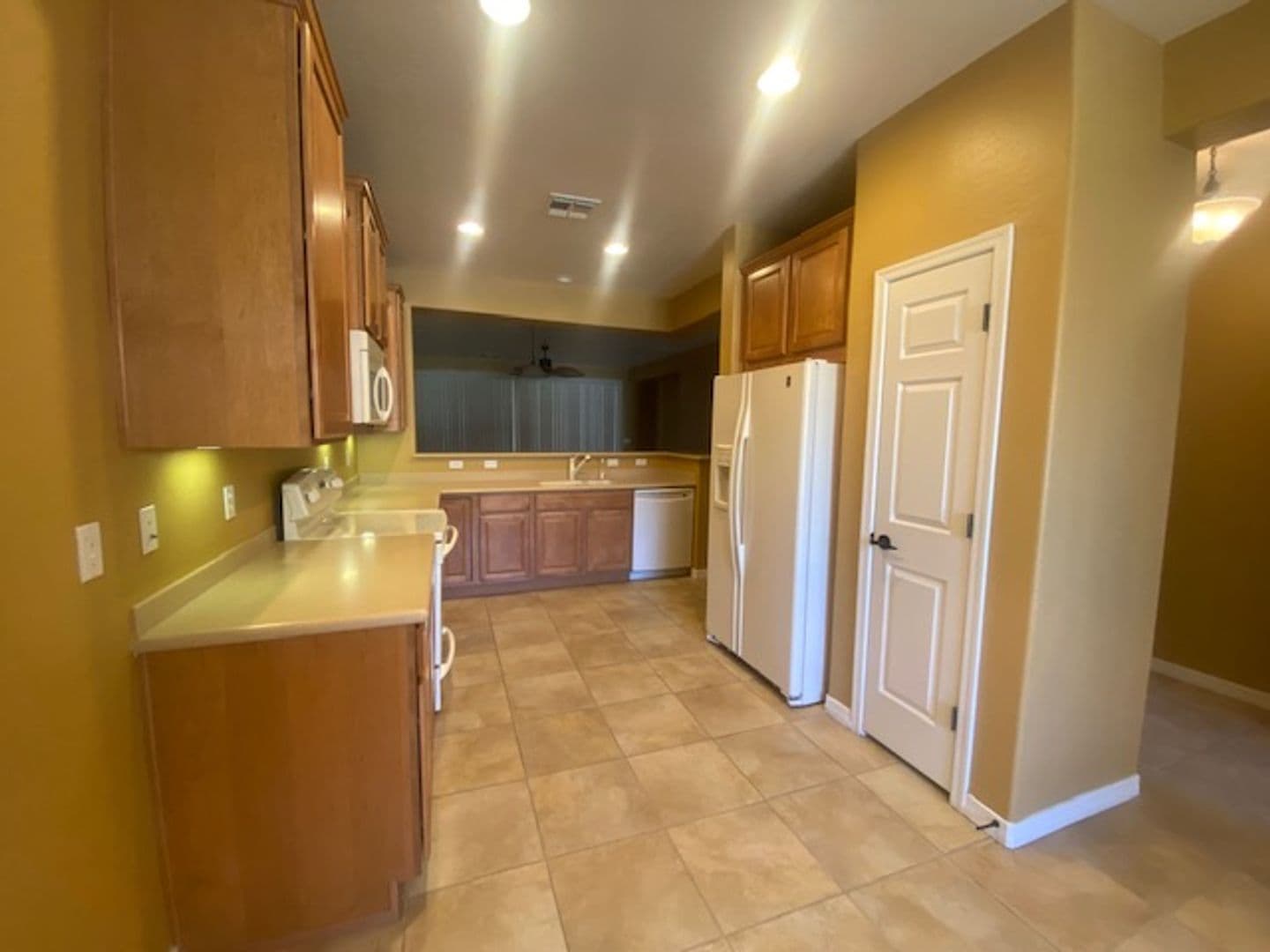 SAN TAN  VALLEY House: 504 W TWIN PEAKS