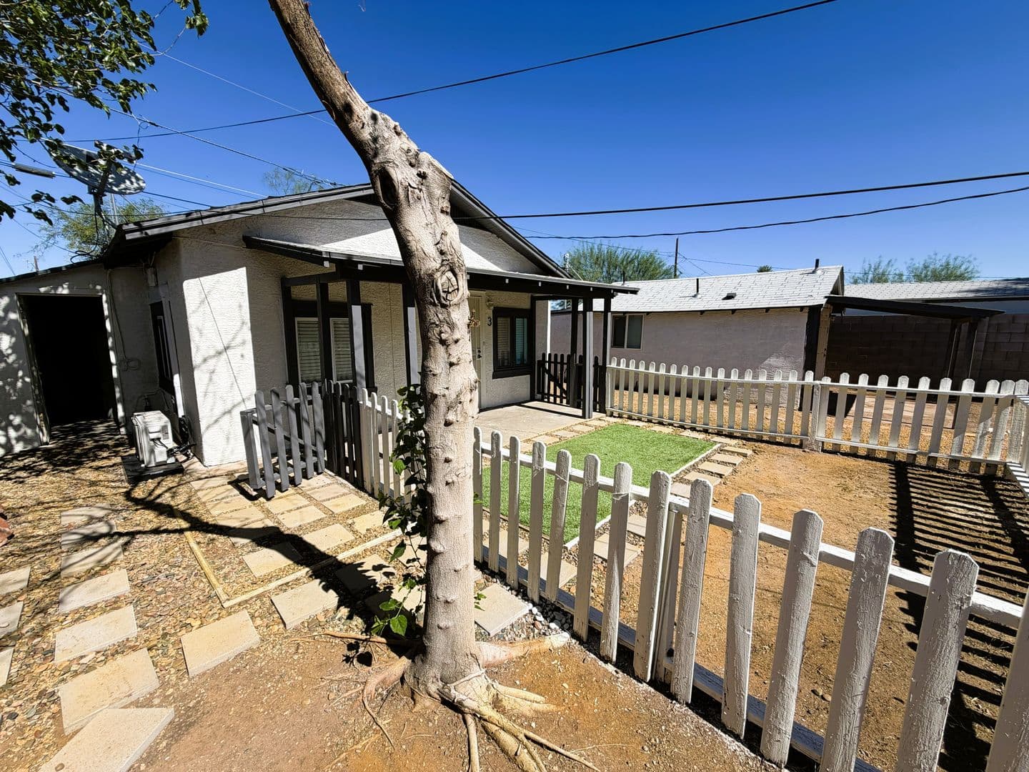 PHOENIX House: 906 E FAIRMOUNT AVE