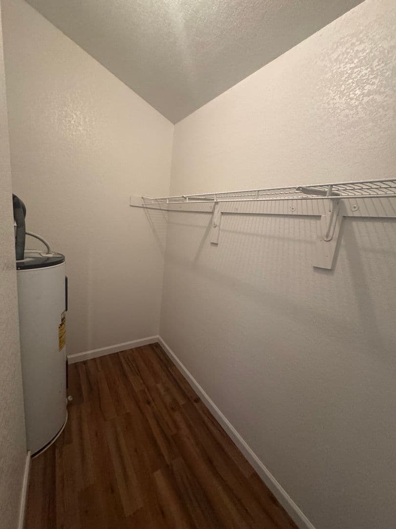 GLENDALE House: 4828 W ORANGEWOOD AVE #124
