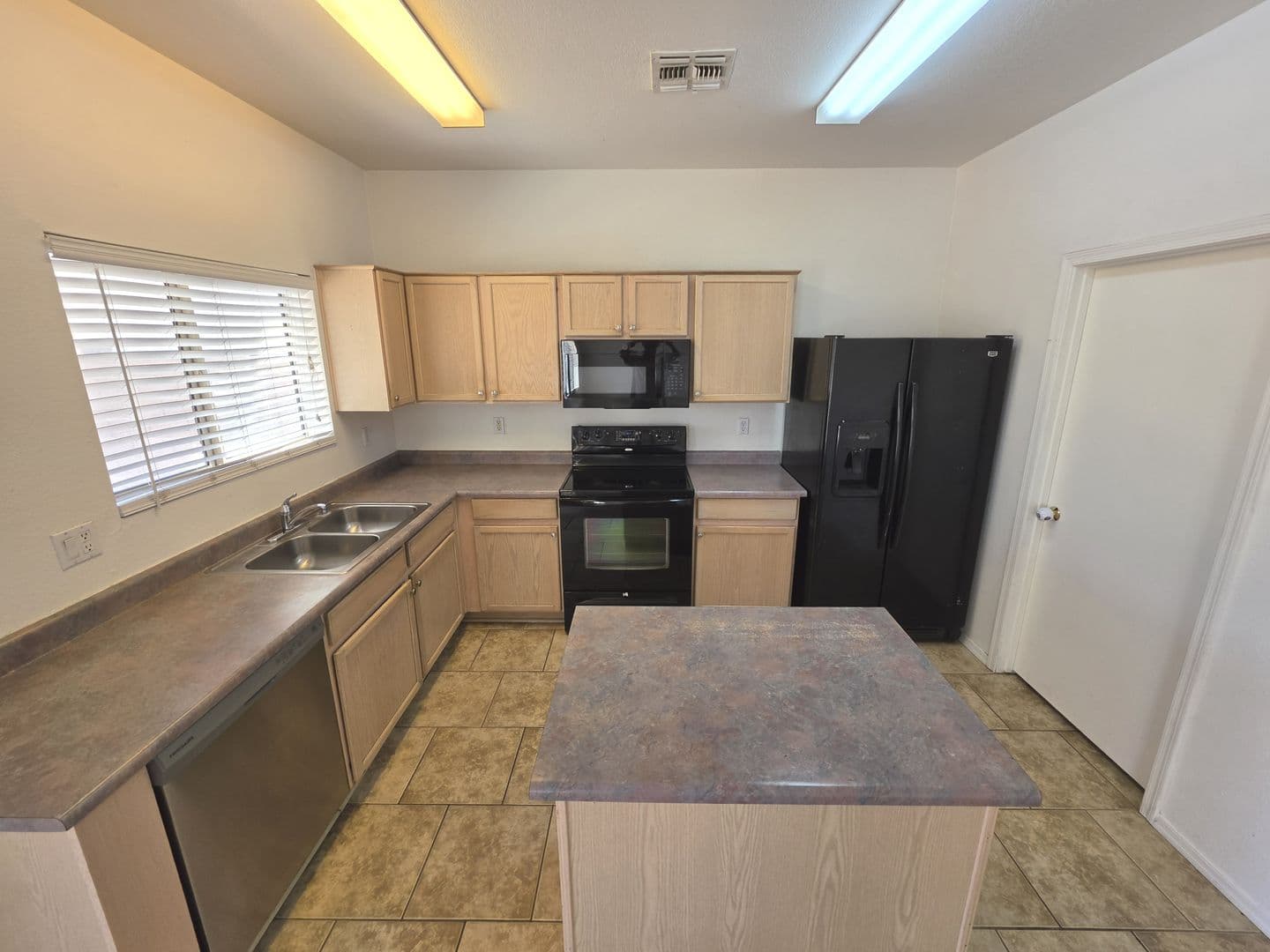 SAN TAN VALLEY House: 30469 N PLANTATION DR