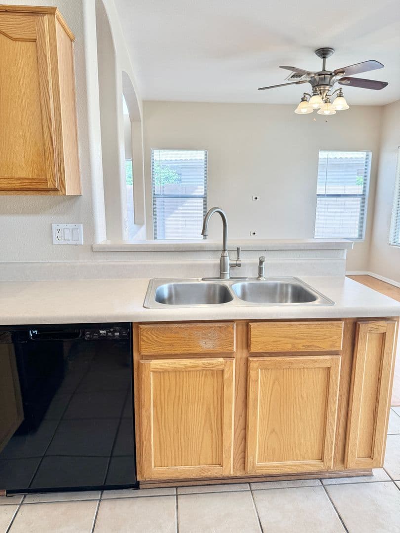 AVONDALE House: 1941 N 107TH DR