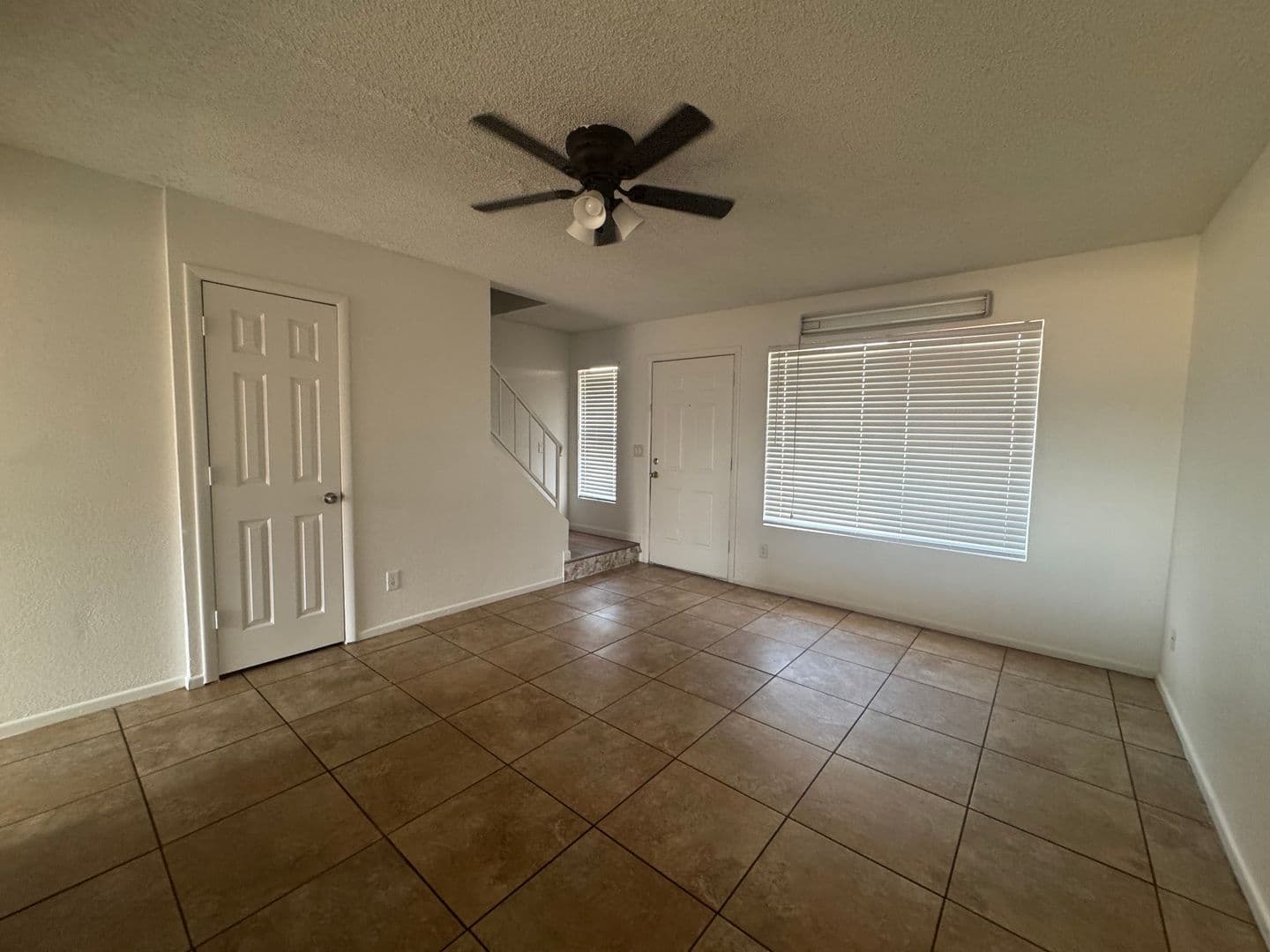 GLENDALE House: 4828 W ORANGEWOOD AVE #124