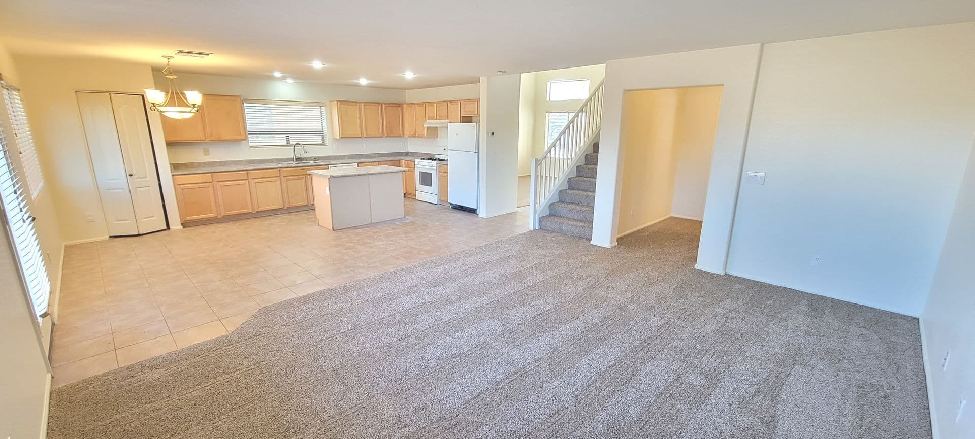 SAN TAN VALLEY House: 306 W HEREFORD DR