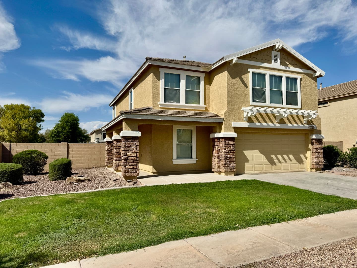 AVONDALE House: 12214 W APACHE ST
