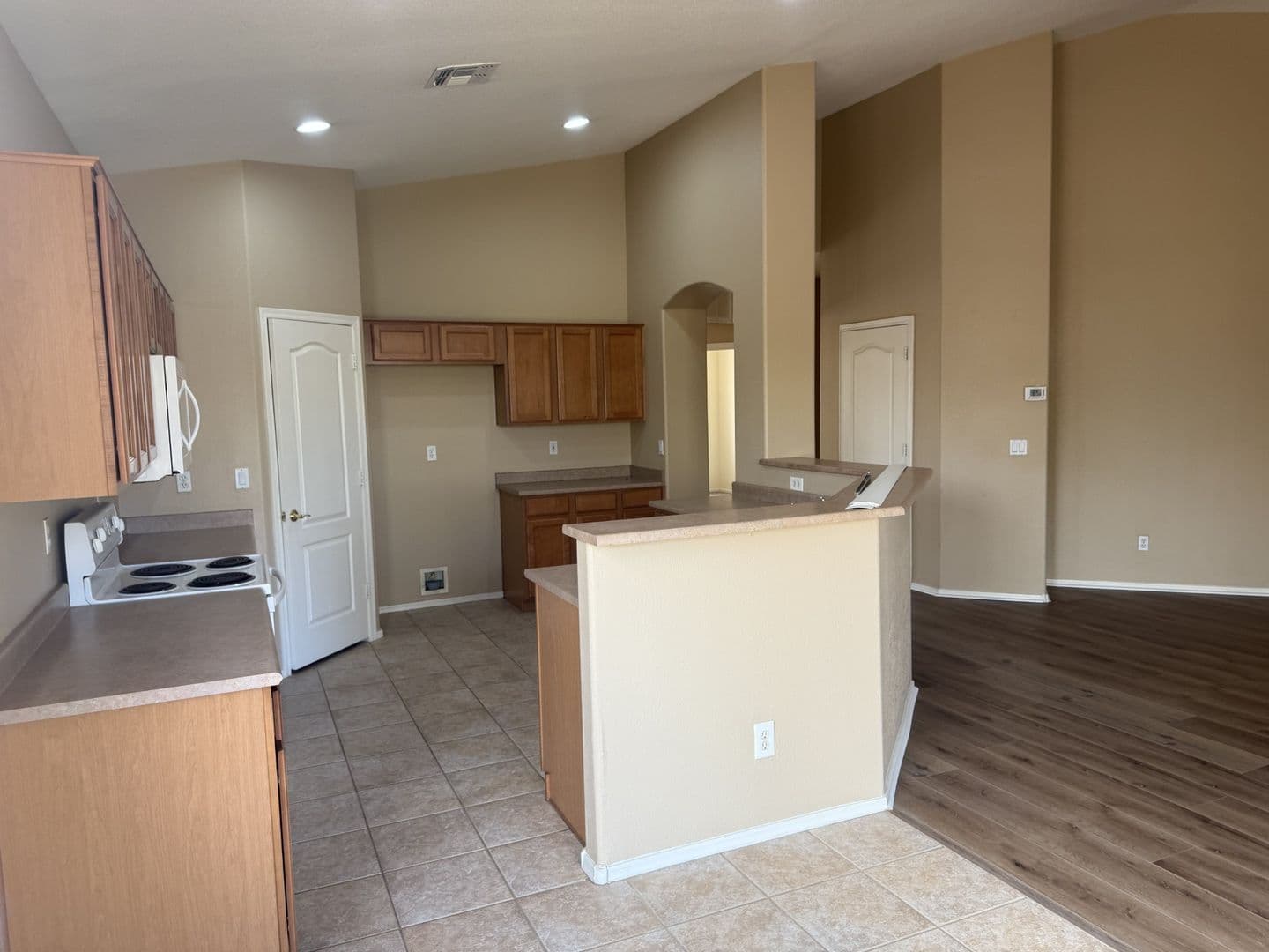 MESA House: 10316 E JAN AVE