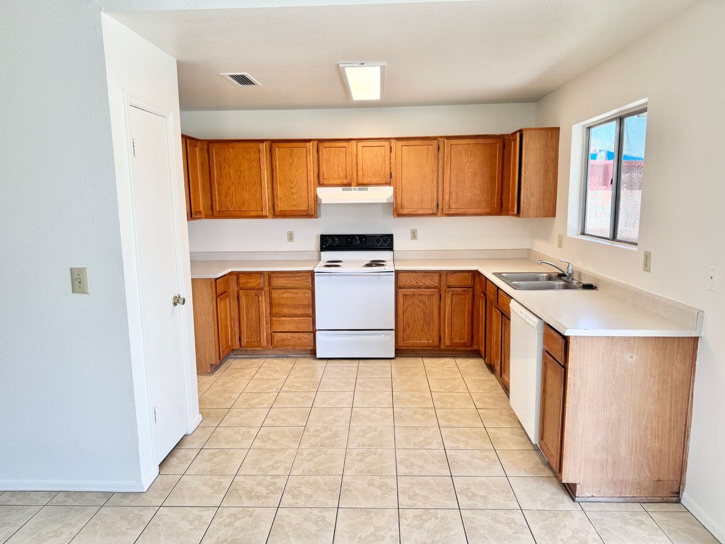 PEORIA House: 6951 W CHERYL DR