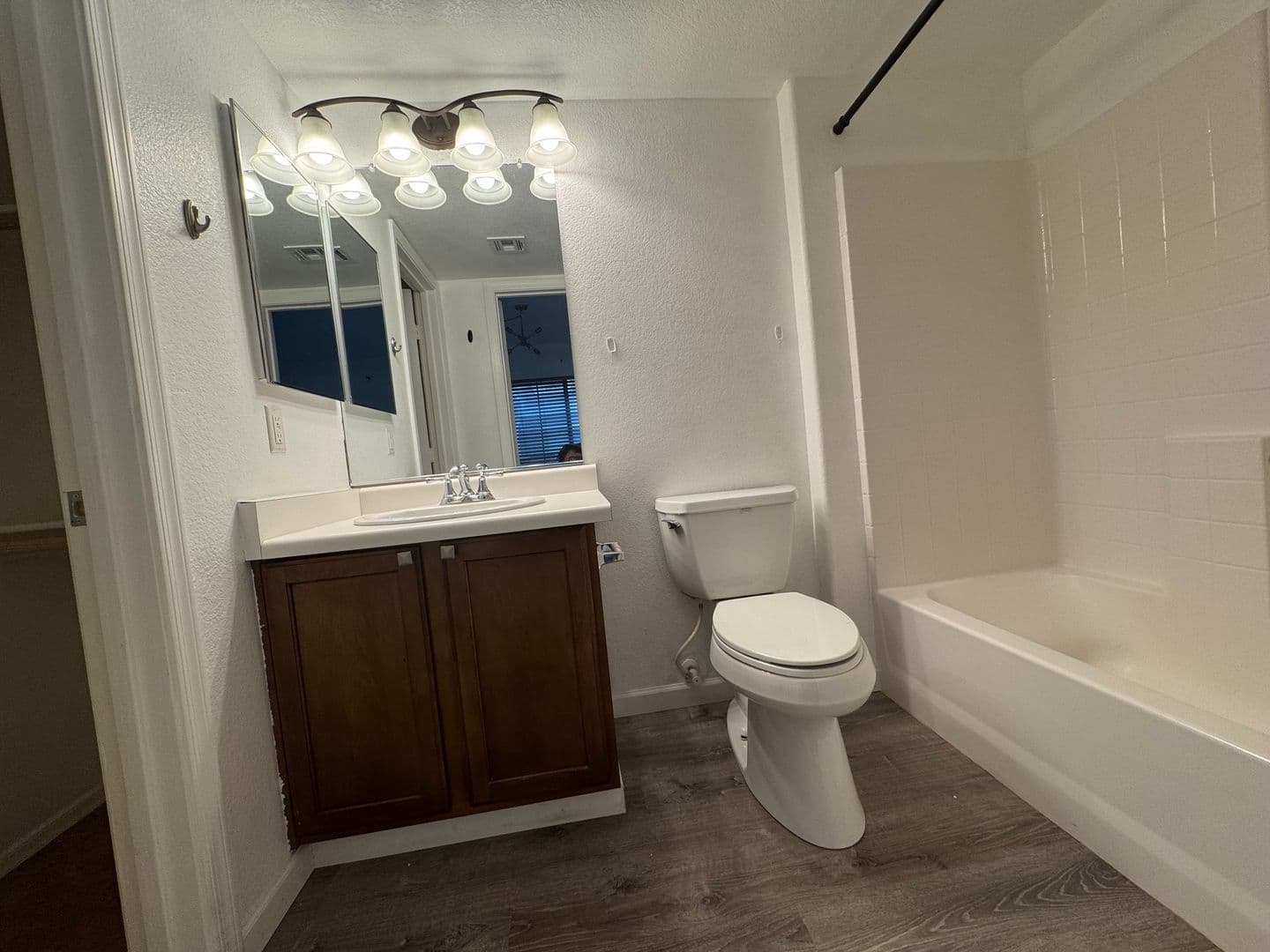 PHOENIX House: 2150 W ALAMEDA RD #1376