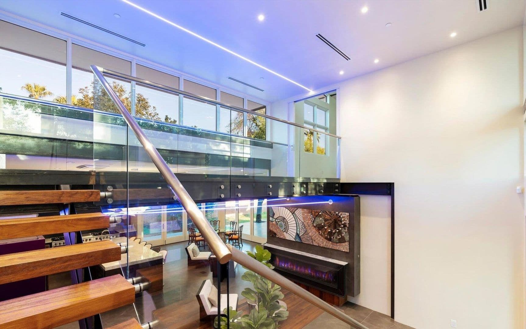 PHOENIX House: 341 E MONTE VISTA RD