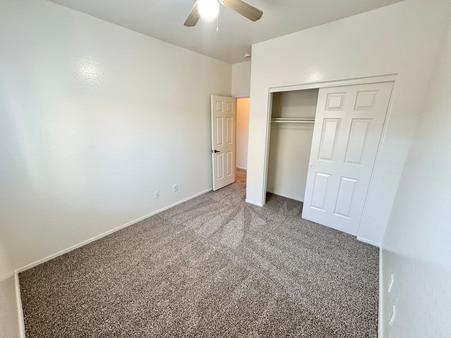 AVONDALE House: 314 S 117TH DR