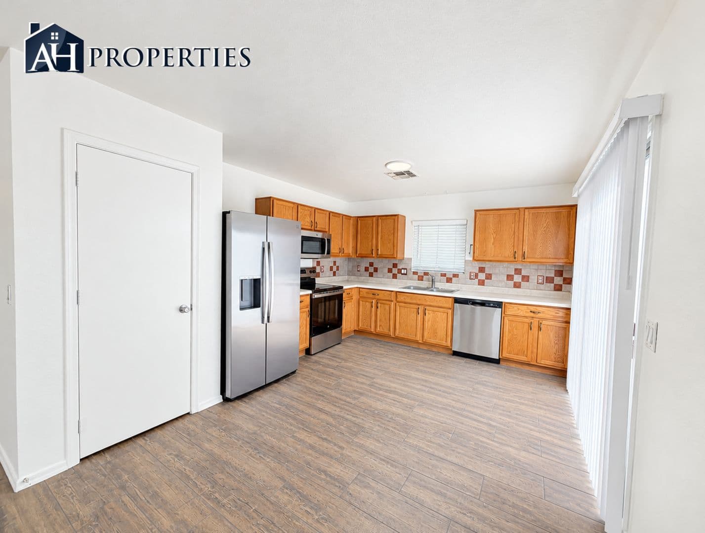 SURPRISE House: 16723 N 113TH LN