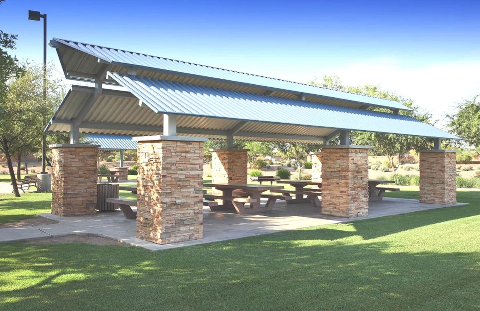 SAN TAN VALLEY House: 306 W HEREFORD DR