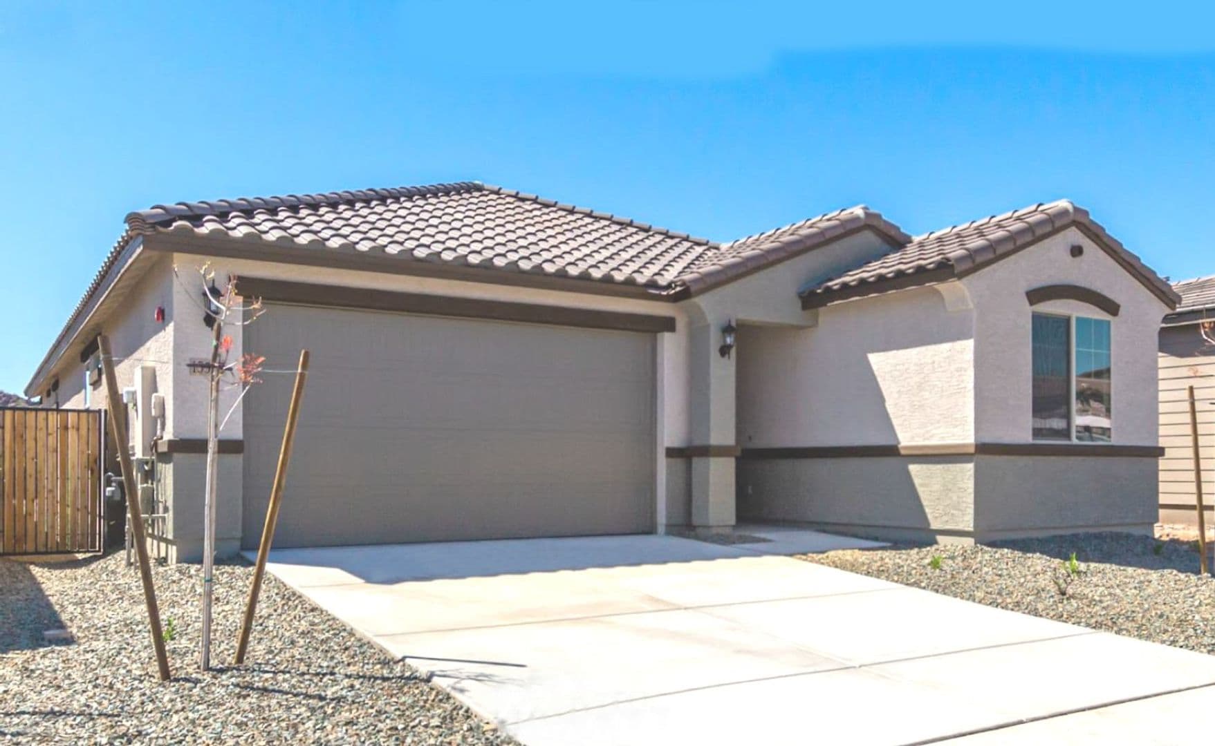 PEORIA House: 13573 W SHIFTING SANDS DR