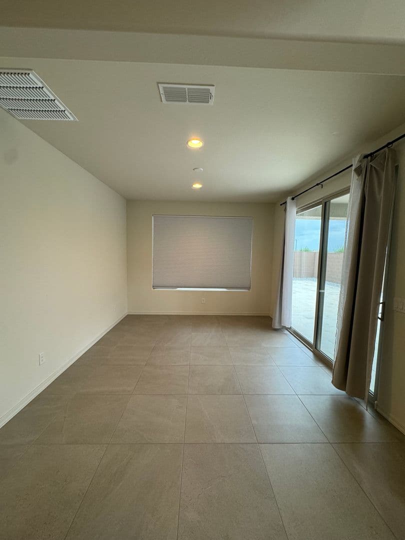 SURPRISE House: 17156 W SMOKETREE DR