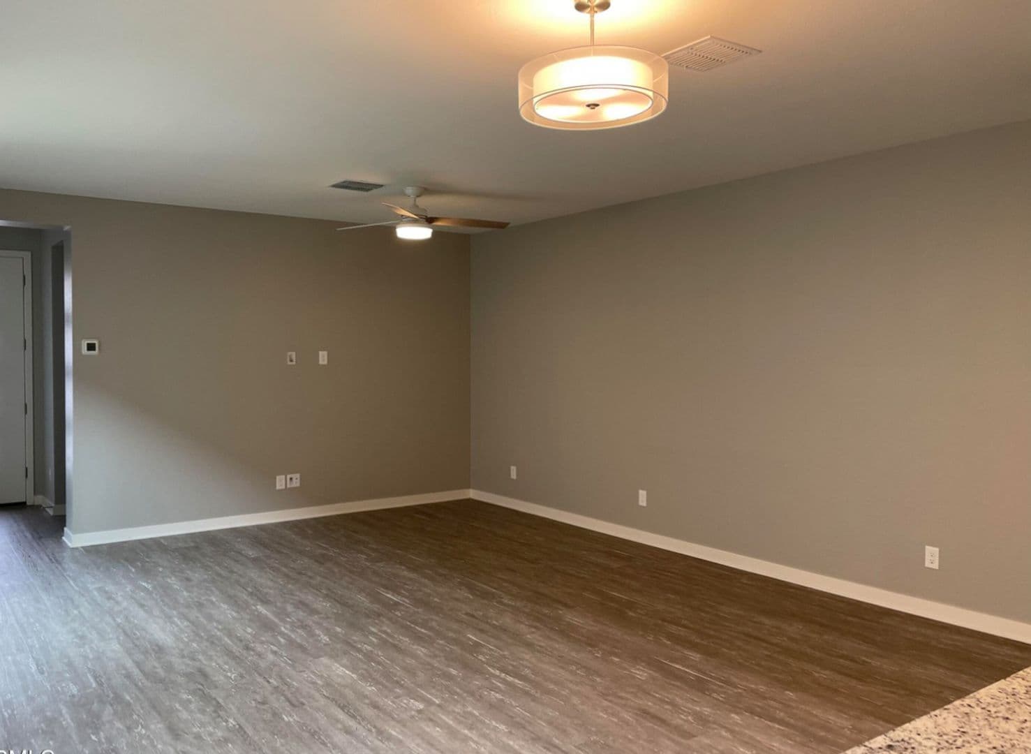 GILBERT House: 2111 S AGNES LN