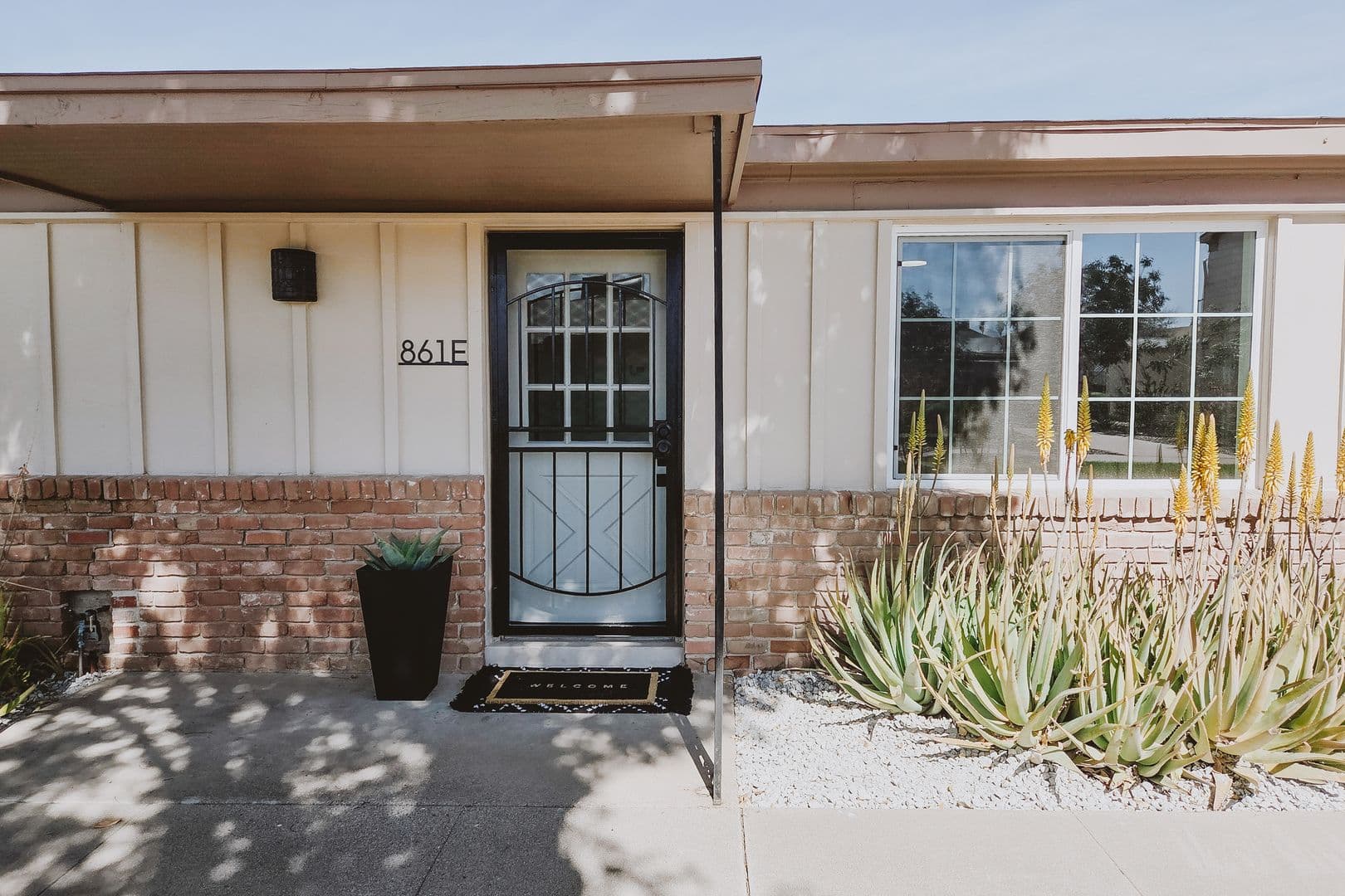 MESA House: 861 N REVERE #E