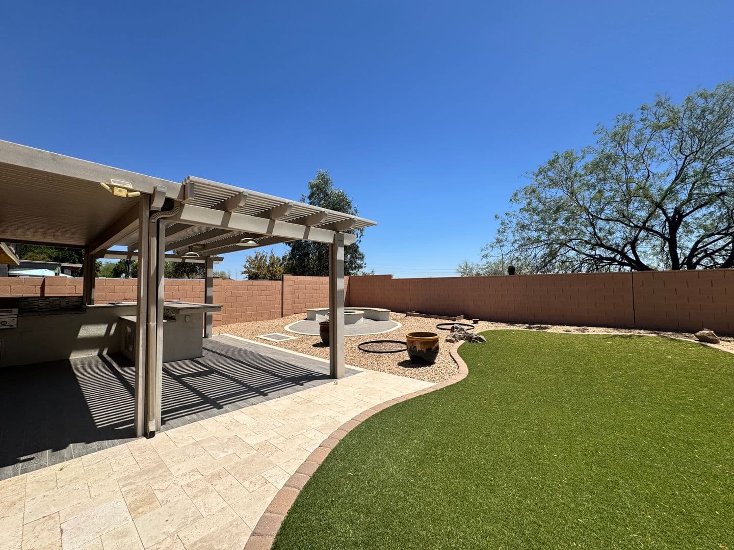 PHOENIX House: 2425 W FLORENTINE RD