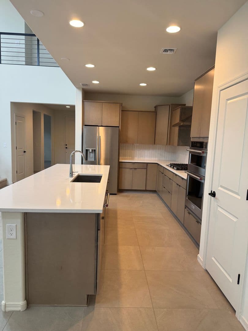 SURPRISE House: 17156 W SMOKETREE DR