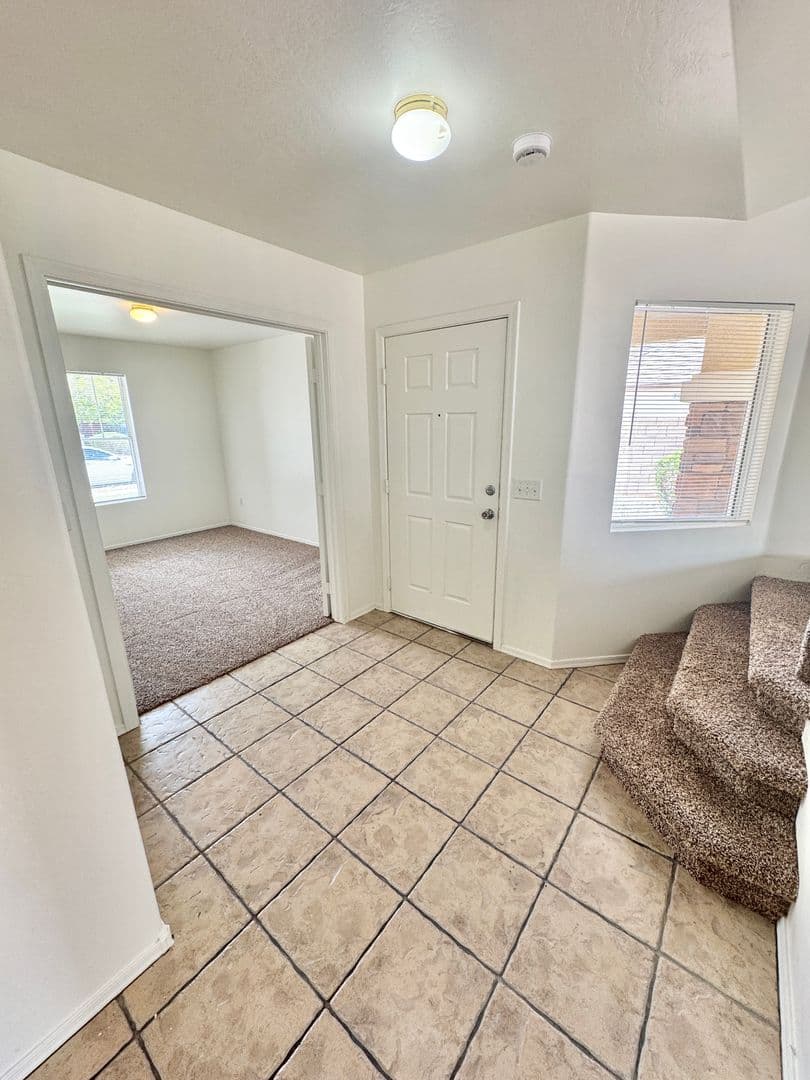 AVONDALE House: 12214 W APACHE ST