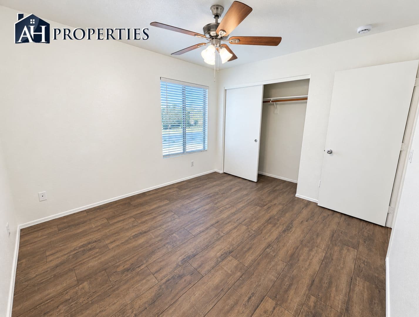 SURPRISE House: 16723 N 113TH LN