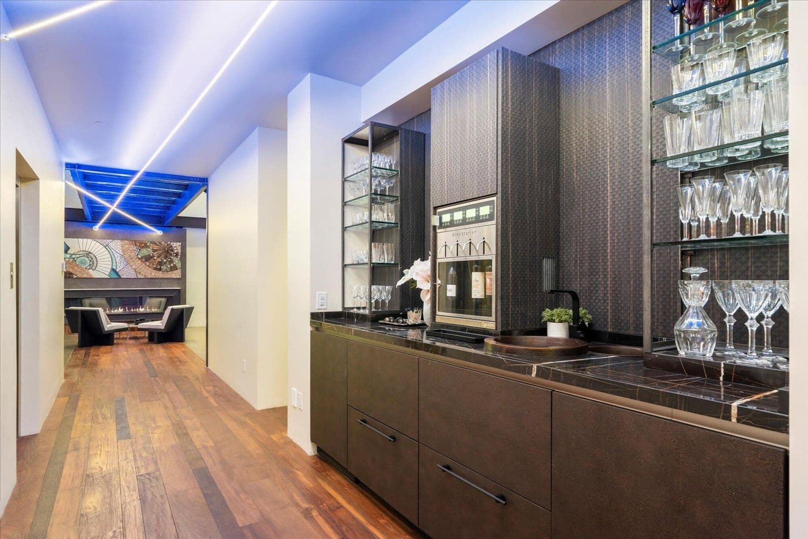 PHOENIX House: 341 E MONTE VISTA RD