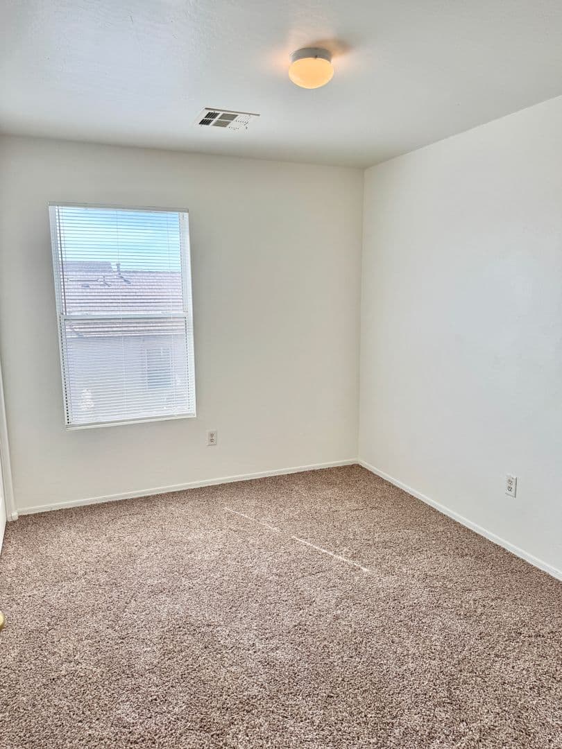 AVONDALE House: 12214 W APACHE ST