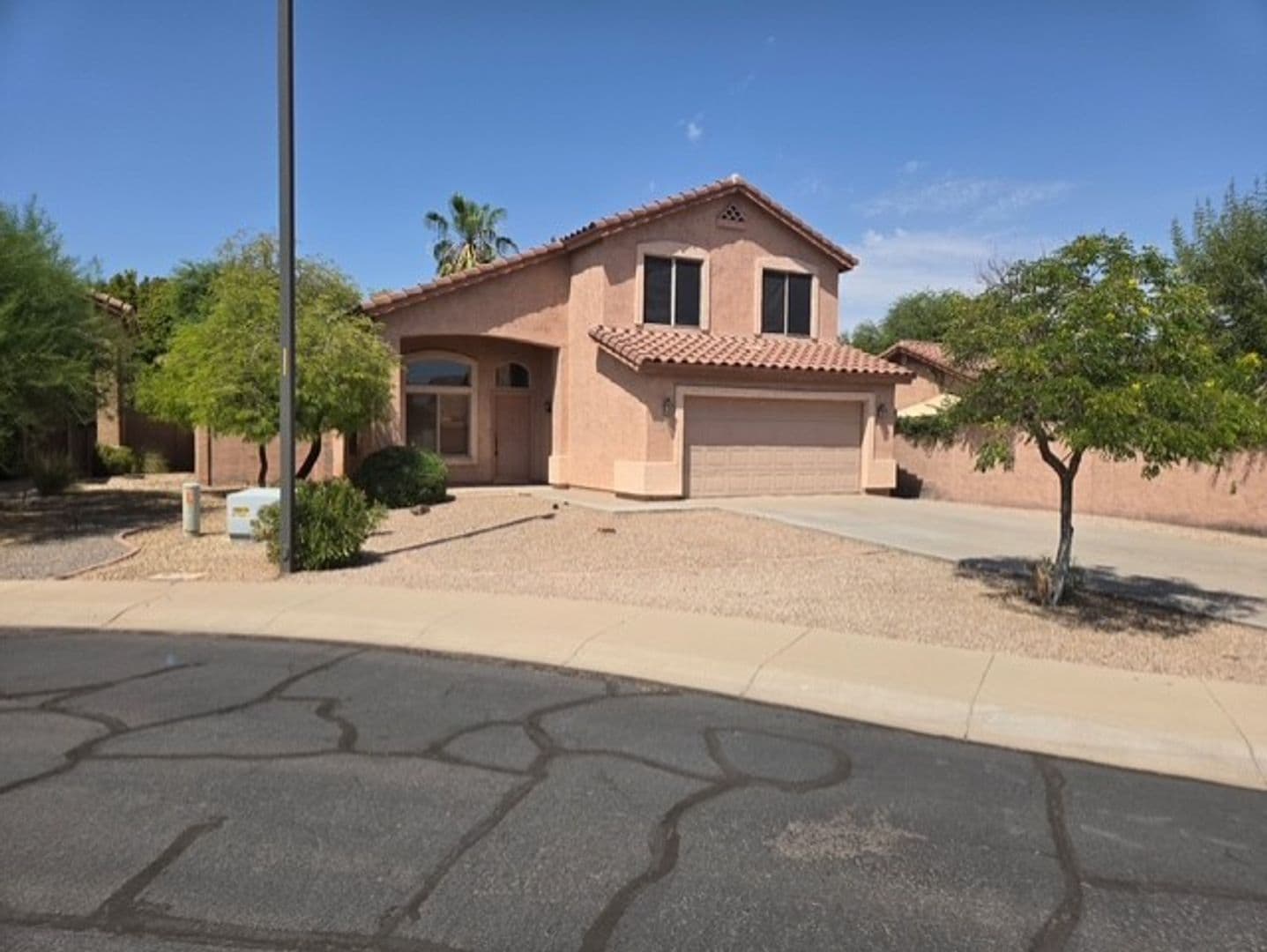 GILBERT House: 1358 N THUNDERBIRD CT
