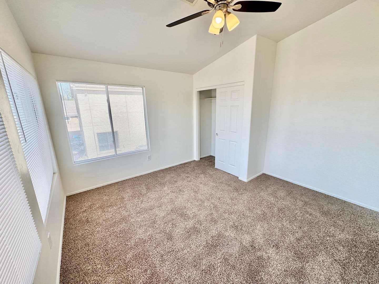 AVONDALE House: 12214 W APACHE ST