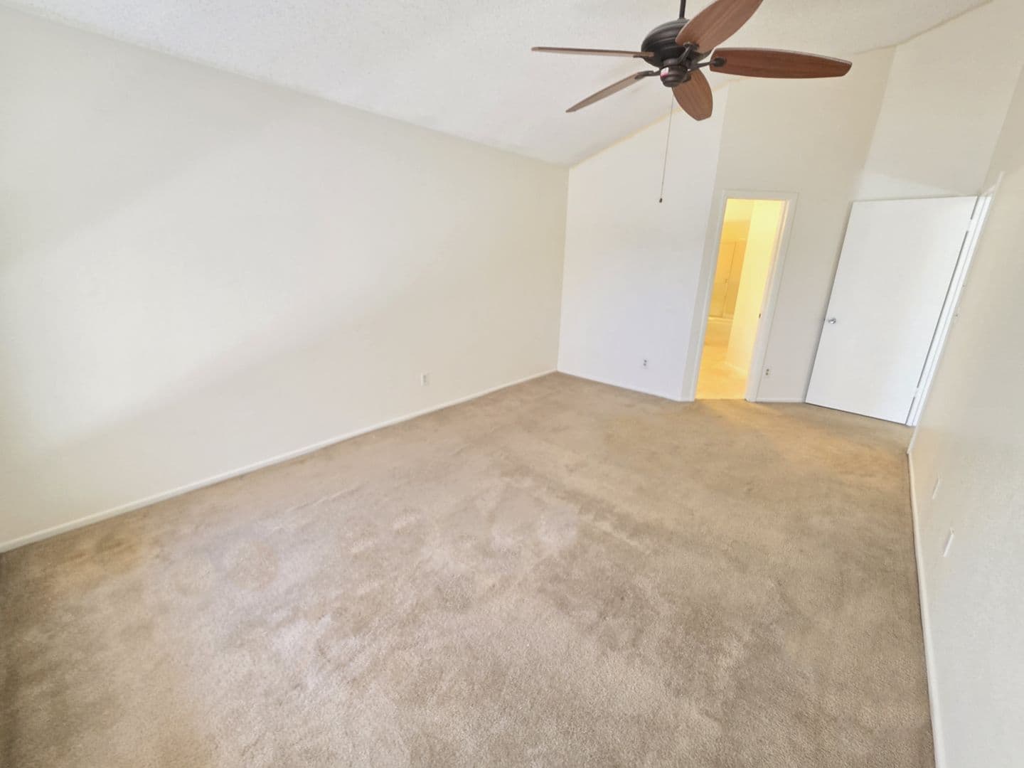 PHOENIX House: 513 E TARO LN