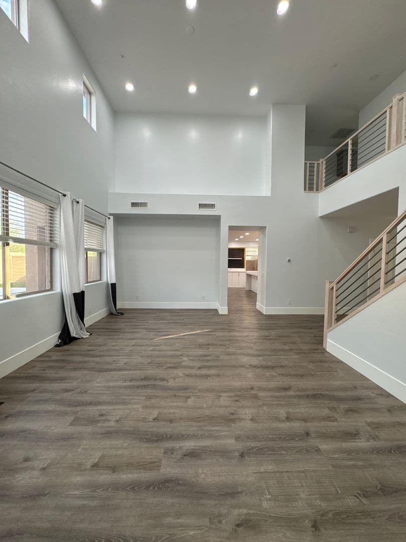 PEORIA House: 29855 N 71ST DR