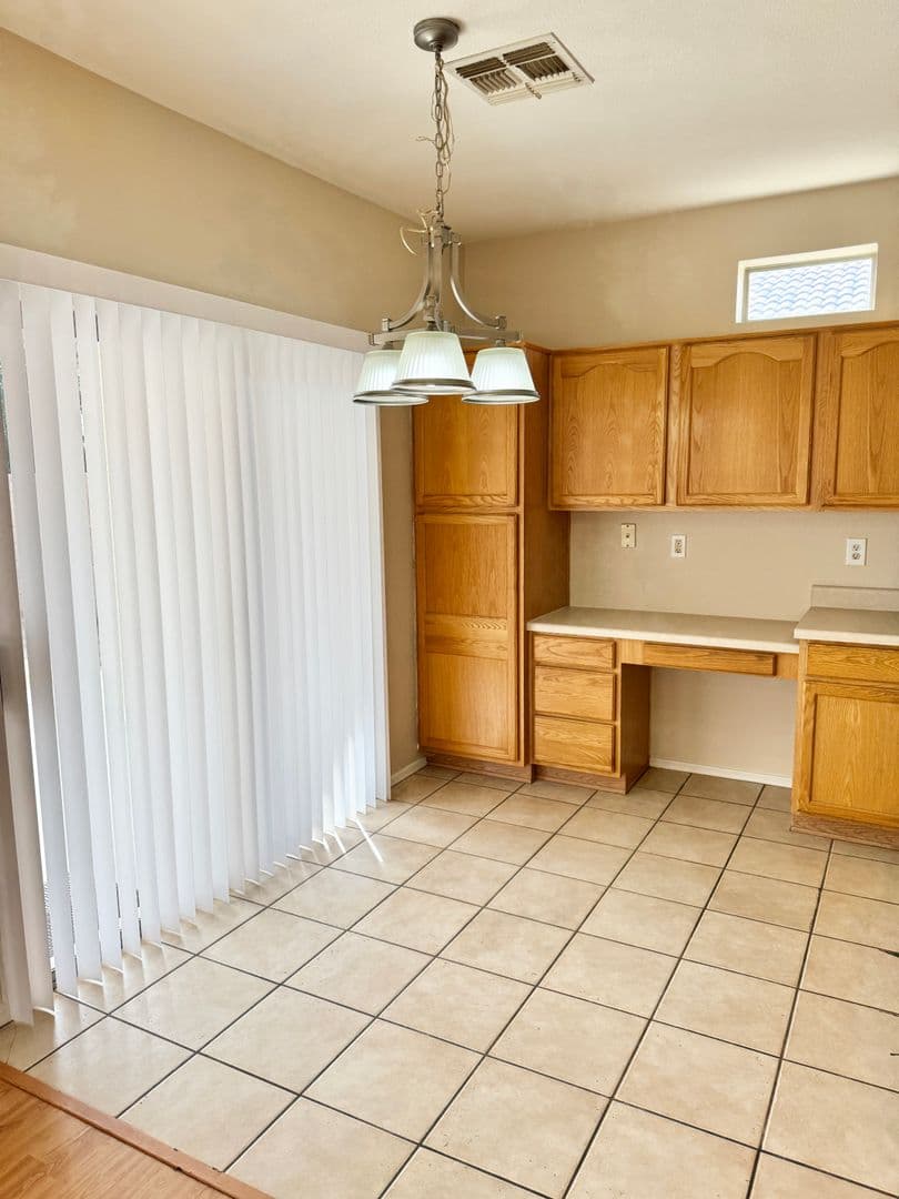 AVONDALE House: 1941 N 107TH DR